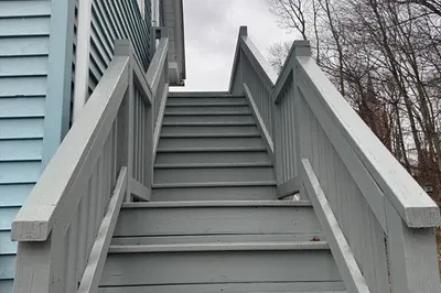 10 Goddard St #2