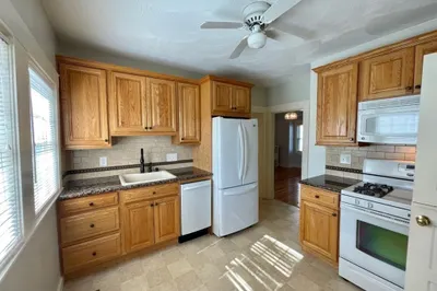 222a Holbrook Rd. #1