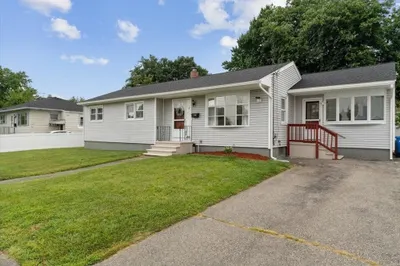 17 Glenwood Dr