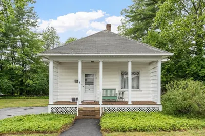 27 Foss Rd