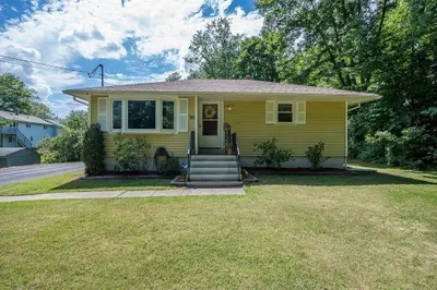 98 Brown St