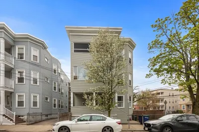 5 Magnus Ave #2