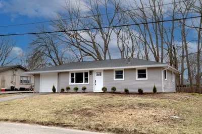 51 Stephen Dr