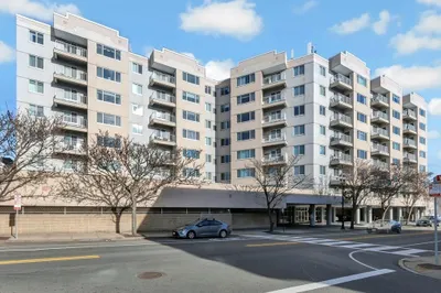 30 Chelsea St #802