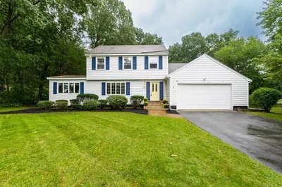 4 Comstock Ln