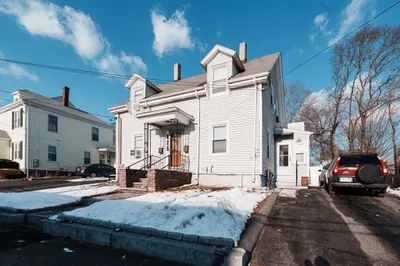 26-28 Baxter St