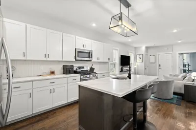 145 Whitfield St #1 1