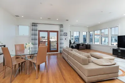 288 C St #8