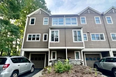 1 Angela Ln #1 1