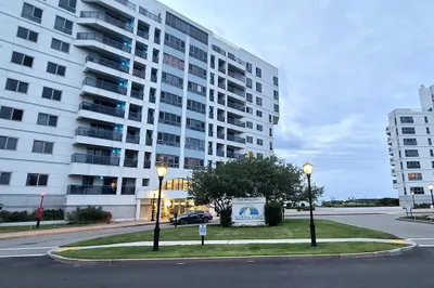 2001 Marina Dr #216 1