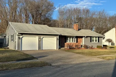 5 Jeffrey Ave 1