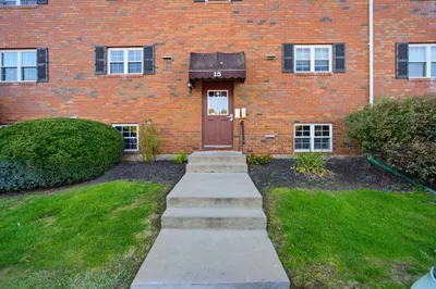 15 Maple Crest Cir #D