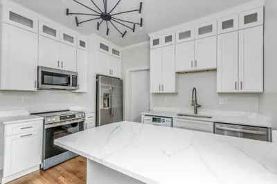 369 Tappan St #6 1