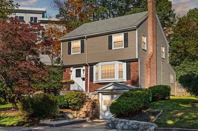 24 Hazelmere Rd