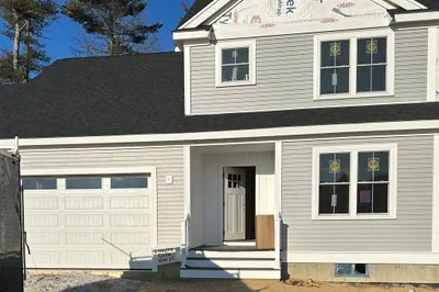 5 Hayley Circle