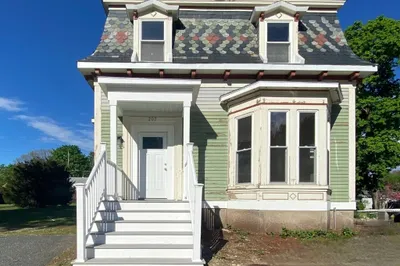 207 N. Main St 1