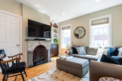 13 Russell St #1