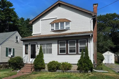 27 Swan Ave 1