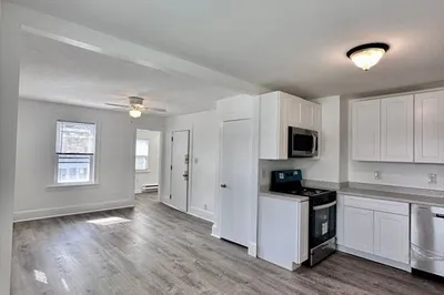 90 Brook Rd #2R