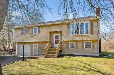 42 Richard Ave