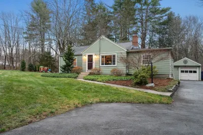 10 Old Millbury Rd