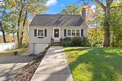 725 Haverhill St 1