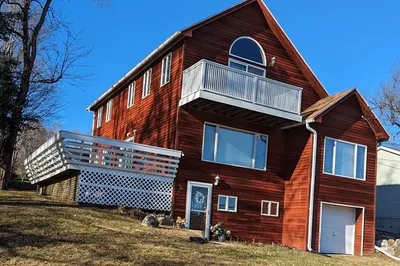 26 Sunrise St
