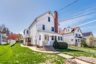 38 Ward Avenue 1