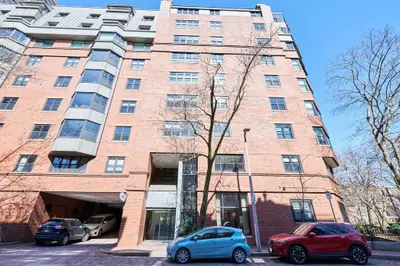 16 Harcourt Street #5E