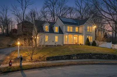 8 Jacqueline Dr 1