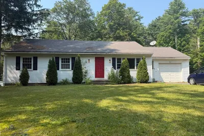 207 Leverett Rd