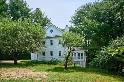 22 Iduna Ln 1