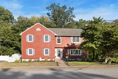 12 Thomas Rd