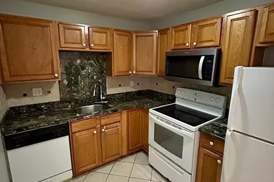 9 Weld St #14