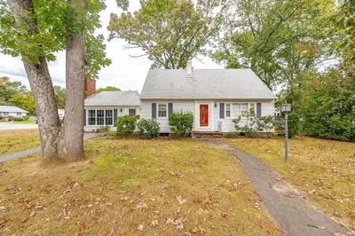 56 Coronet Cir 1