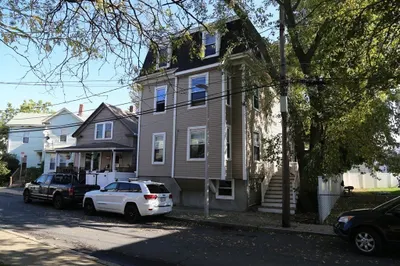 12 Lorenzo St 1