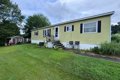 24 Shelly Ln 1