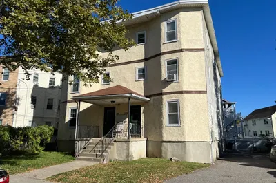 180-182 Walnut Street 1