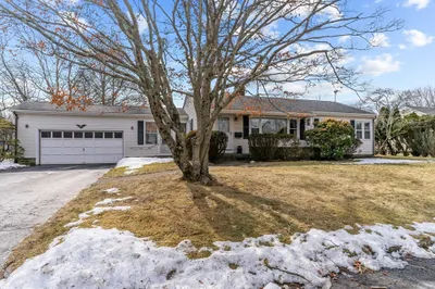 22 Elmwood Dr 1