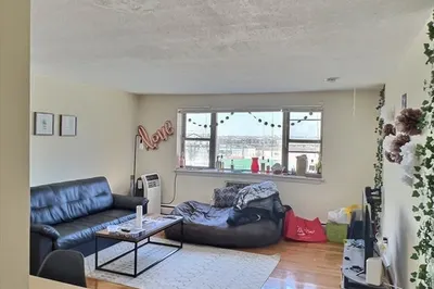 1039 Commonwealth Ave #18