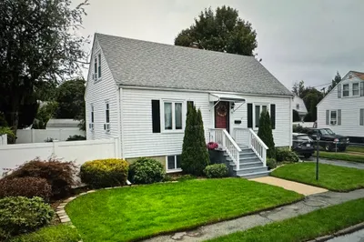 58 Dudley St 1