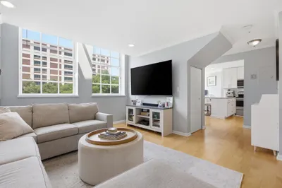 106 13th Street #321 1