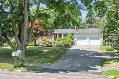 16 Murray Park Rd