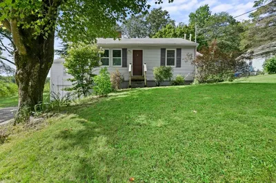 8 Livermore Hill Road