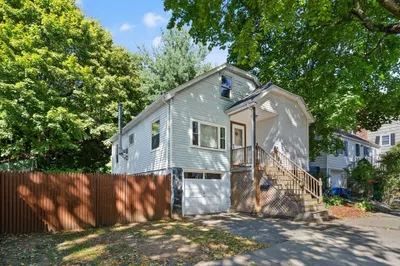 16 Moon Road