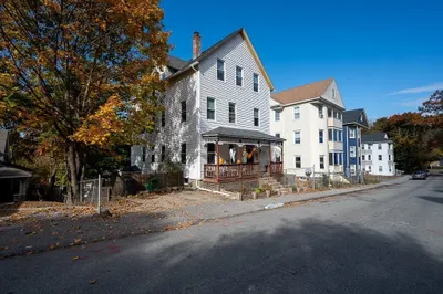 104 Rodney St