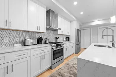 20 W Fifth St #2E