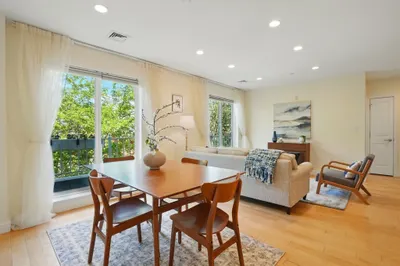 65 Beacon #303