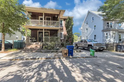 33-35 Brookdale St #1 1