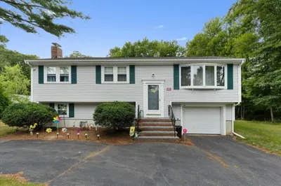 39 Brewster Dr